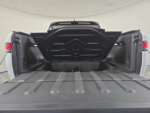 Used 2024 Rivian R1T Launch Edition Quad AWD/4WD image 15