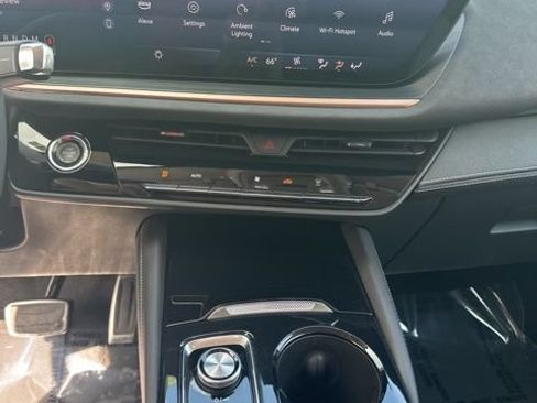 Used 2025 Buick Envision Sport Touring AWD/4WD image 24