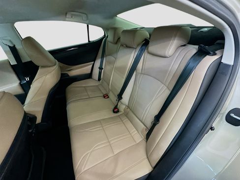 Used 2020 Lexus ES 300h w/ Accessory Package 2 FWD image 30
