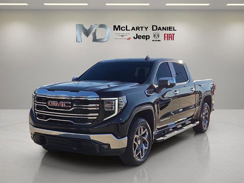 Used 2026 GMC Sierra 1500 SLT w/ SLT Premium Package image 2