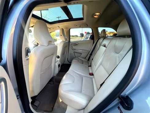 Used 2012 Volvo XC60 3.2 Platinum image 12