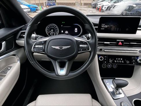 Used 2025 Genesis G70 2.5T RWD image 6