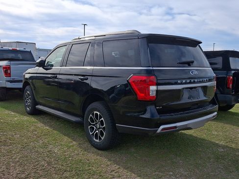 Used 2024 Ford Expedition XLT AWD/4WD image 3