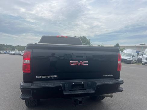 Used 2016 GMC Sierra 2500 Denali w/ Duramax Plus Package AWD/4WD image 15