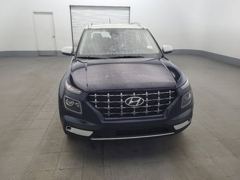 Used 2023 Hyundai Venue Limited w/ Cargo Package FWD image 14