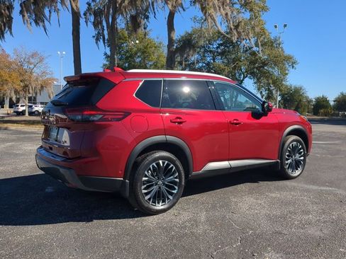 Certified 2025 Nissan Rogue SL w/ Tech Package FWD image 4