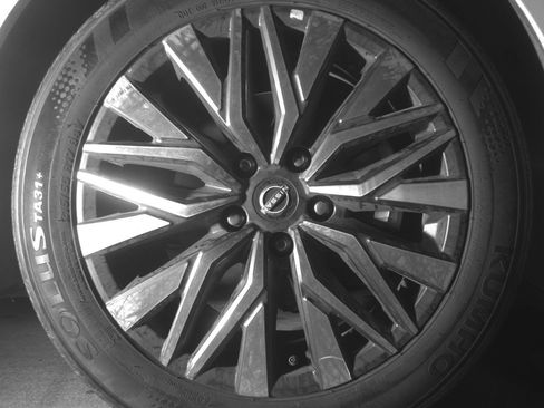 Used 2025 Nissan Altima 2.5 SV image 13