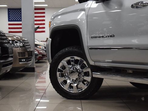 Used 2019 GMC Sierra 2500 Denali w/ Duramax Plus Package image 26