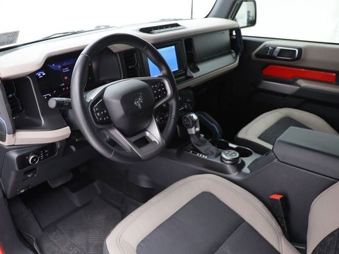 Used 2023 Ford Bronco Wildtrak AWD/4WD image 14