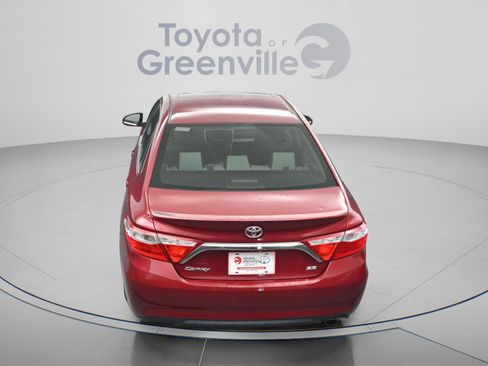 Used 2017 Toyota Camry SE w/ Moonroof Package FWD image 11