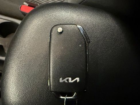 Used 2023 Kia Seltos LX AWD/4WD image 17