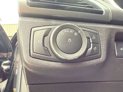 Used 2016 Ford Fusion SE FWD image 30