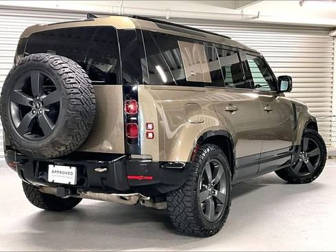 Certified 2024 Land Rover Defender 110 X-Dynamic SE image 13