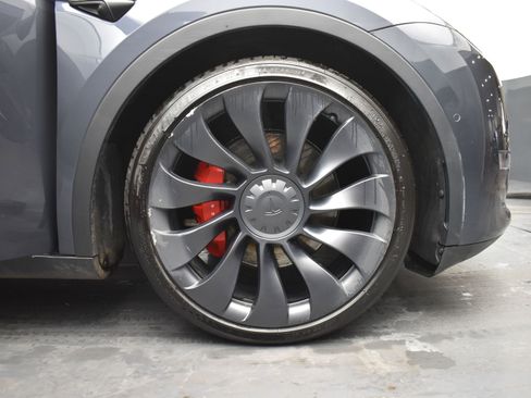 Used 2022 Tesla Model Y Performance image 5