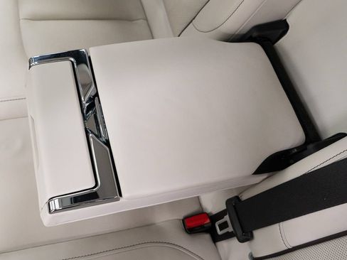 Certified 2019 Rolls-Royce Cullinan AWD/4WD image 26