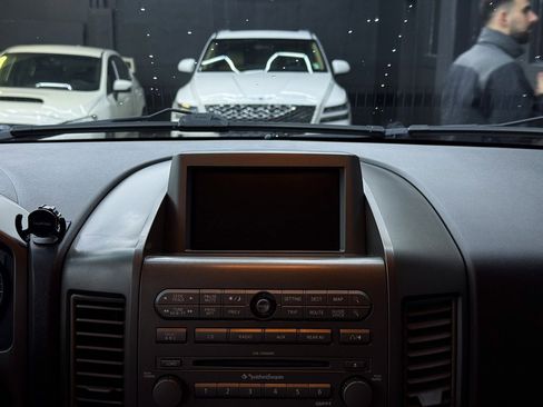 Used 2004 Nissan Titan LE w/ (NAV) Nissan Navigation Pkg image 24