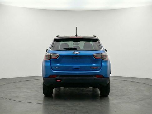 Used 2025 Jeep Compass Trailhawk image 7