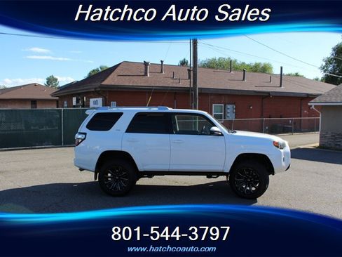 Used 2015 Toyota 4Runner SR5 AWD/4WD image 6