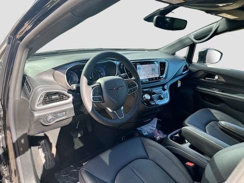 New 2026 Chrysler Pacifica Select FWD image 10