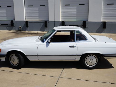 Used 1989 Mercedes-Benz 560 SL image 5