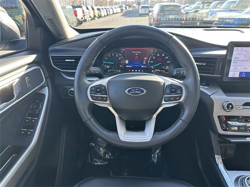 Certified 2022 Ford Explorer XLT w/ Equipment Group 202A image 14