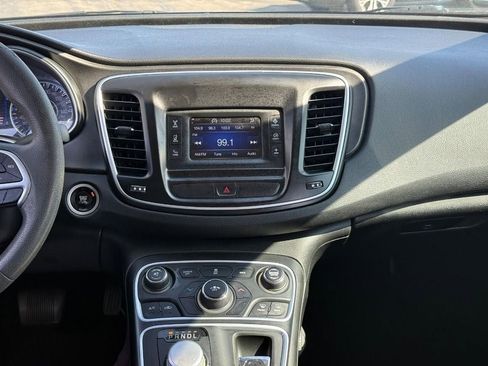 Used 2016 Chrysler 200 Limited FWD image 13