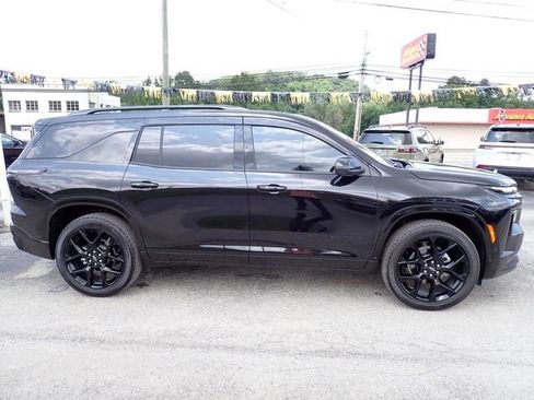 Used 2026 Chevrolet Traverse RS w/ LPO, Floor Liner Package AWD/4WD image 8