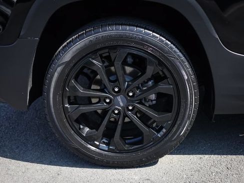 Used 2021 GMC Terrain SLT w/ Infotainment Package II AWD/4WD image 18