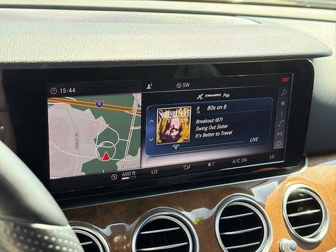 Used 2018 Mercedes-Benz E 300 image 12