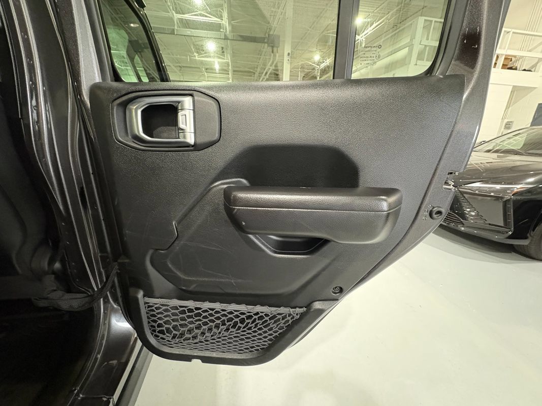 Used 2021 Jeep Wrangler Unlimited Rubicon AWD/4WD image 45