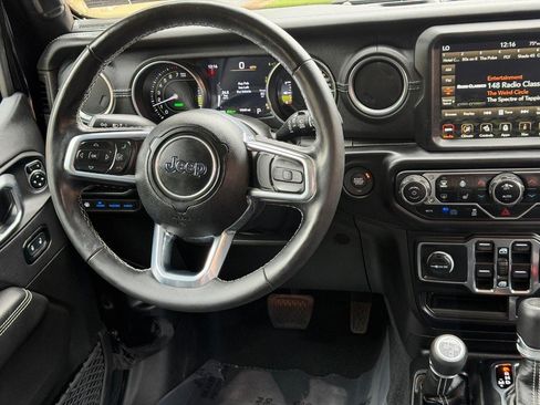 Used 2023 Jeep Wrangler Unlimited Sahara w/ Cold Weather Group AWD/4WD image 12