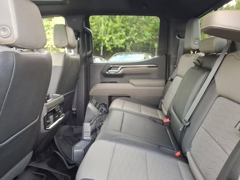 Used 2022 Chevrolet Silverado 1500 ZR2 w/ Technology Package AWD/4WD image 19