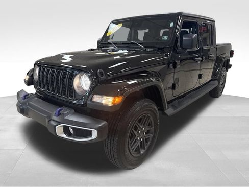 Used 2024 Jeep Gladiator Sport AWD/4WD image 21