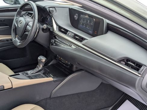 Used 2019 Lexus ES 350 350 w/ Premium Package image 29