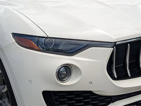 Used 2019 Maserati Levante image 10