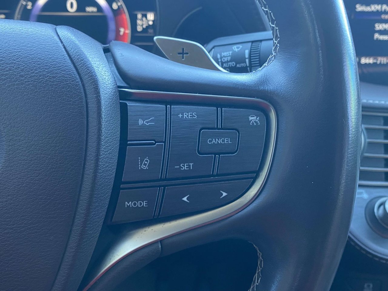 Used 2018 Lexus LS 500 w/ Accessory Package (Z2) RWD image 31