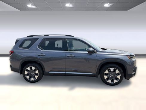New 2026 Honda Pilot Touring image 8