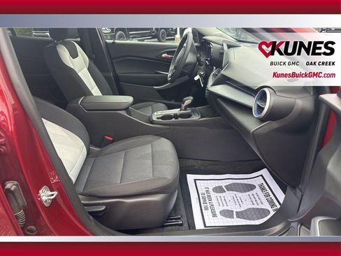 Used 2025 Chevrolet Trax LS image 15