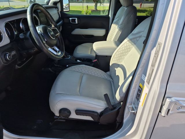Used 2022 Jeep Wrangler Unlimited Sahara AWD/4WD image 14