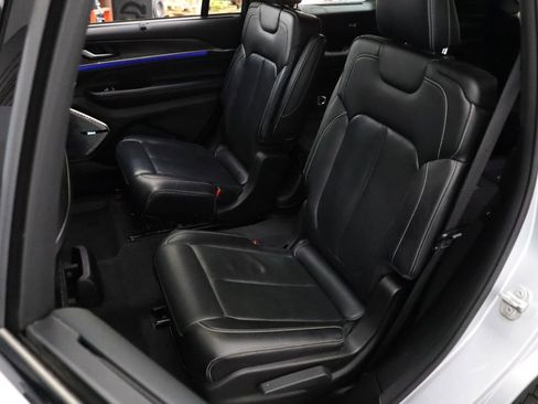 Used 2021 Jeep Grand Cherokee L Overland w/ Luxury Tech Group IV AWD/4WD image 10