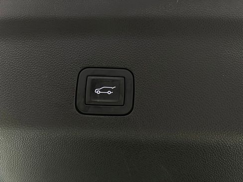 Used 2025 Chevrolet Tahoe Premier image 32