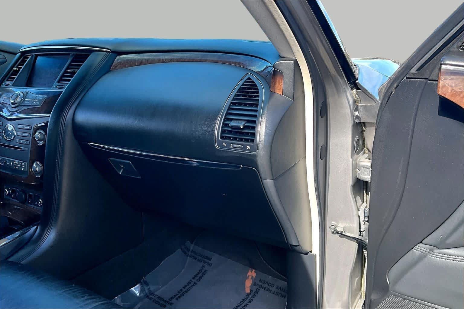 Used 2012 INFINITI QX56 4WD w/ Deluxe Touring Pkg image 18
