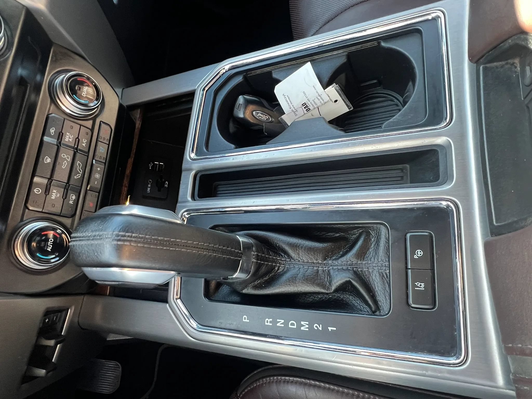 Used 2015 Ford F150 Platinum w/ Equipment Group 701A Luxury AWD/4WD image 23