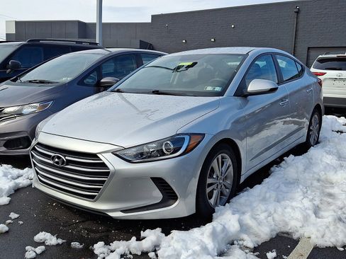 Used 2018 Hyundai Elantra SEL image 3