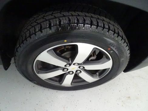 Used 2019 Chevrolet Traverse LT w/ LT Premium Package AWD/4WD image 31