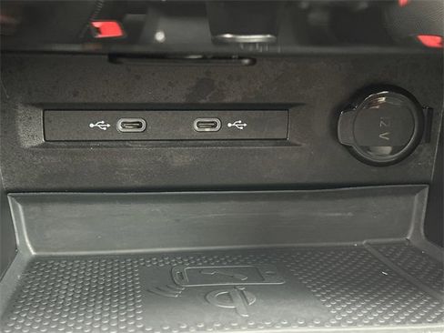 Certified 2024 Volkswagen Taos SE image 32