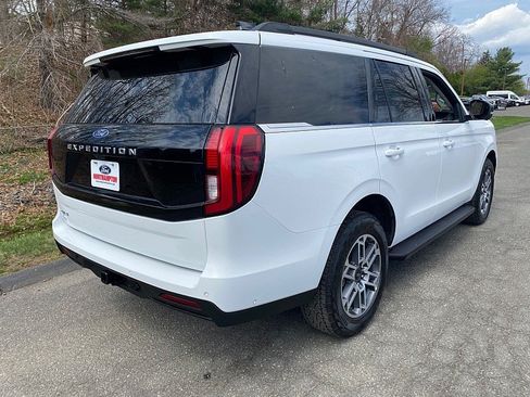 Certified 2025 Ford Expedition Active AWD/4WD image 7