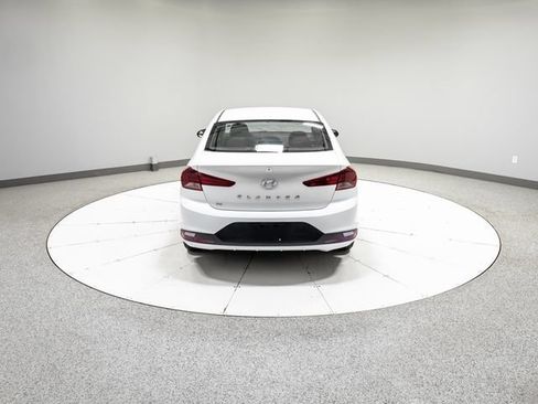 Used 2019 Hyundai Elantra SE w/ Cargo Package FWD image 27