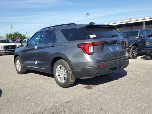 New 2025 Ford Explorer Active w/ Active Comfort Package image 3