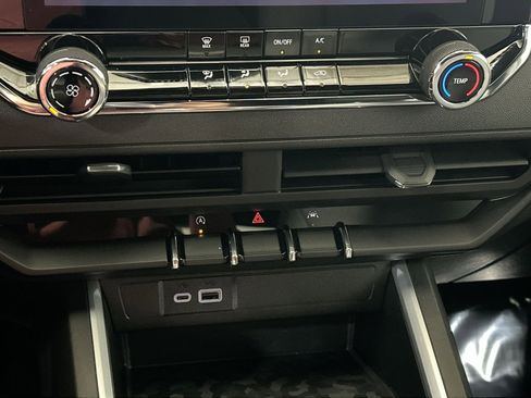 Used 2023 Chevrolet Colorado Trail Boss w/ Advanced Trailering Package image 24